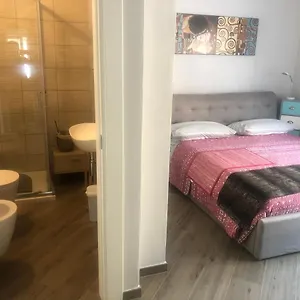 Tom & Jerry Bed & Breakfast